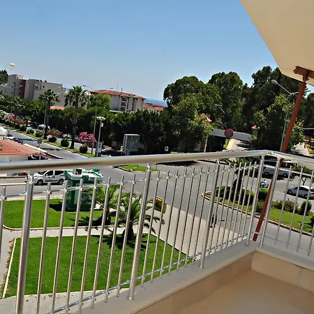 Ceren Family Side