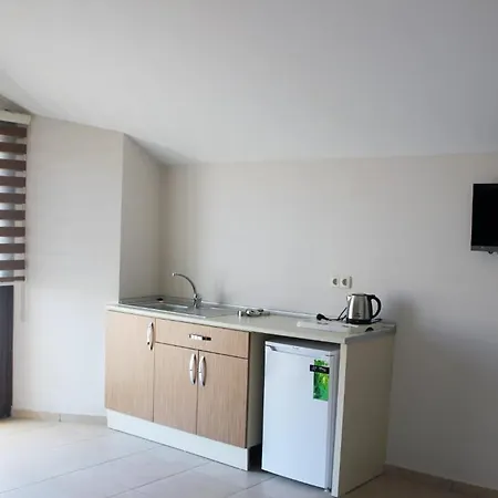 Ceren Family Suit Aparthotel Side
