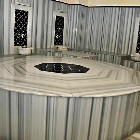 Apartmanhotel Ceren Family 3*